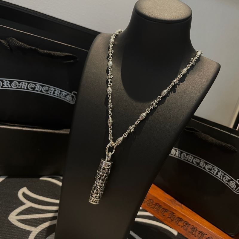 Ch*0me He**ts necklaces
